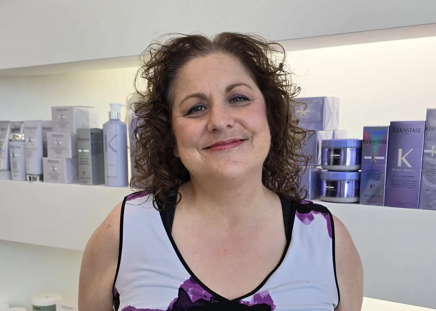A portrait of Heather, an artisan stylist at Fresh & Co. Salons Ellserlie