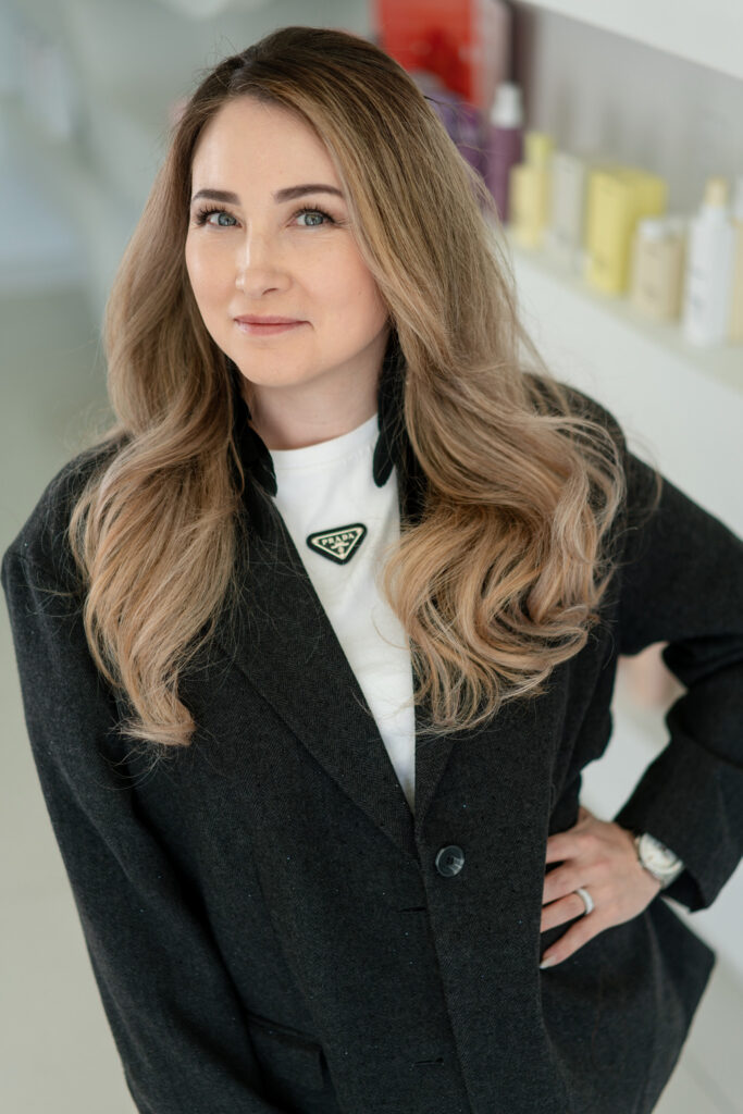 Stylist Safiya at Fresh & Co. Salons